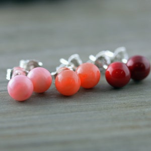 Koralle Ohrstecker, Rosa, Orange oder Rote Koralle Ohrringe auf Sterling Silber