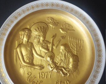 Vintage Hutschenreuer Germany 1977 Christmas 8.5" Hanging Plate