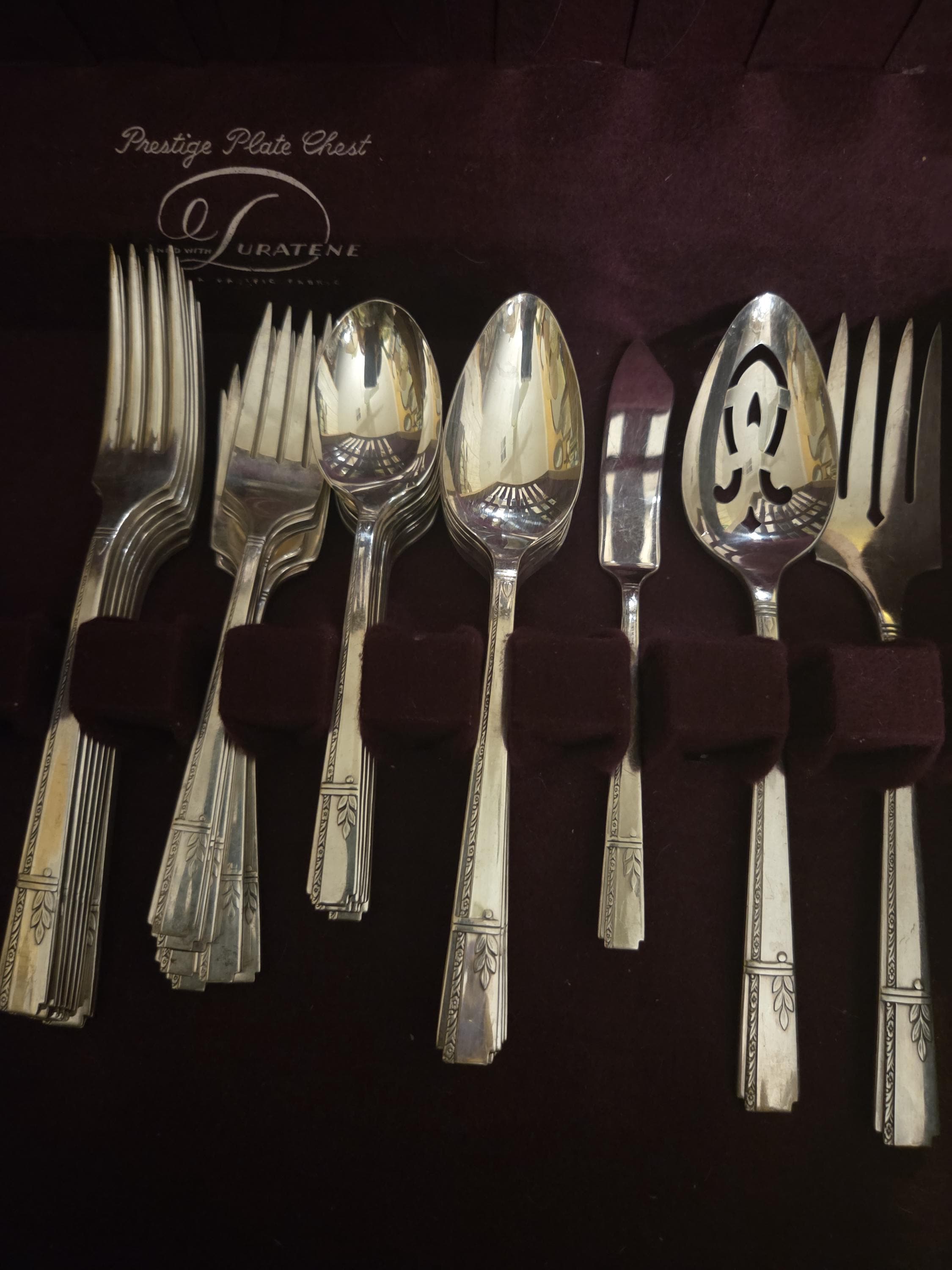 Prestige Plate silver-plated Flatware 43 Set in a Storage Chest