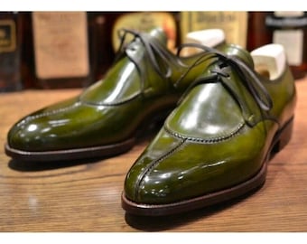 Zapatos de vestir Derby de cuero verde mostaza hechos a mano a medida para hombre.