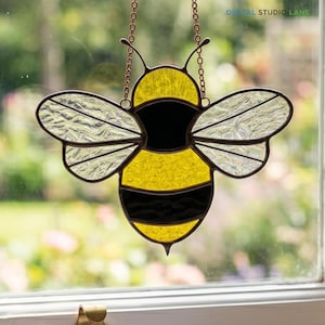 Honey Bee Stained Glass Pattern, Yellow Bee Suncatcher Template DIY, Floral Bee Glass Design, Beginner Friendly Stained Glass Pattern Svg