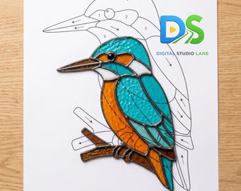 Modèle de vitrail Martin-pêcheur, modèle Flying King Fisher oiseau Suncatcher, Svg Png Pdf, art du verre suspendu pour fenêtre imprimable bricolage