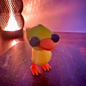 Apex Predator Duck Figur – R.E.P.O Videospiel Sammlerstück | Zocker Geschenk | Aussenseiter Dekor | Einzigartige Kreatur Statue