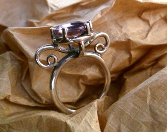 Victorian Ring mit ovalem Facettenschliff amethyst 9x6mm Silber 925 ct