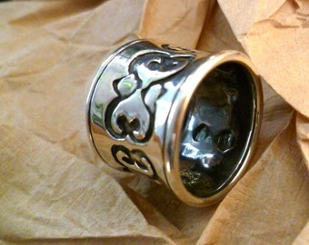 Kharma breites Silber Ring. Inspiriert von Mittel Asiatische, Antik Pferde Geschirr Schmücken.