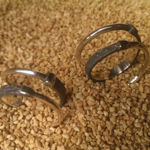 Shops Spiral kharma silver wedding ring