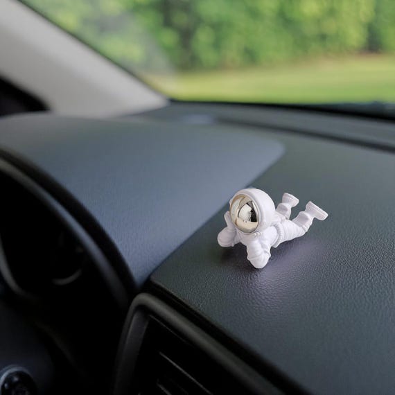 Cute Astronaut Car Phone Holder Dashboard Mount |Unique Car Accessory Gift | Universal Phone Stand for iPhone,Samsung,Gift for Fathers day