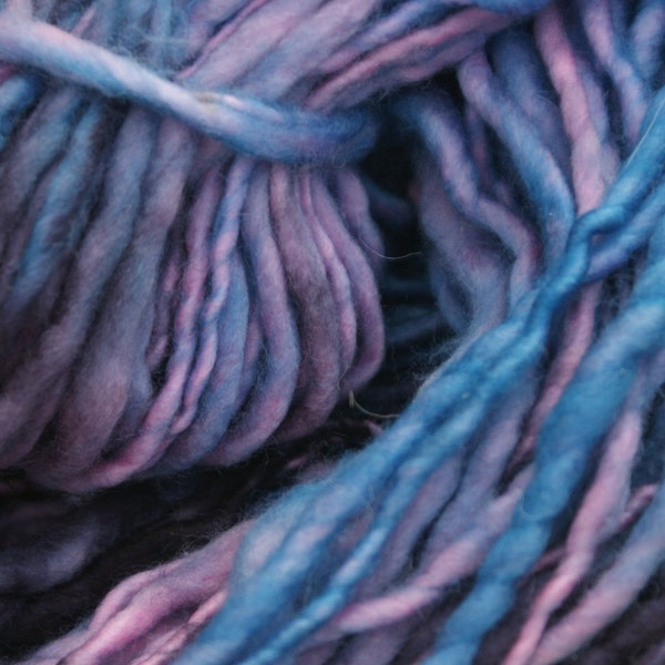 SALE - Hand spun / dyed 127gr 4.47 oz 86 yd/79 m Merino Superwash Yarn, antique pink dark purple and blue shades , Thick and Thin, s/806