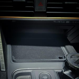 Set fluwelen bekerhouder en oplaaddeksel - Cupra Leon, Formentor