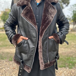 Herren Schaffell Leder Fliegerjacke | Echte Lammfell Bomberjacke | Winter Warme Bikerjacke | Schaffell Pelzmantel | Handgemachte benutzerdefinierte Jacke