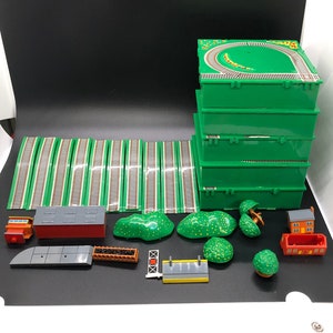Shining Time Station Thomas Clarabel 4 Corner Miniature Adventure - 29 Pieces