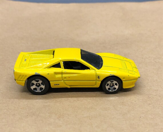100％本物 Vintage Hot Wheels Ferrari 288 GTO Yellow A32 Malaysia 1/64 ミニカー