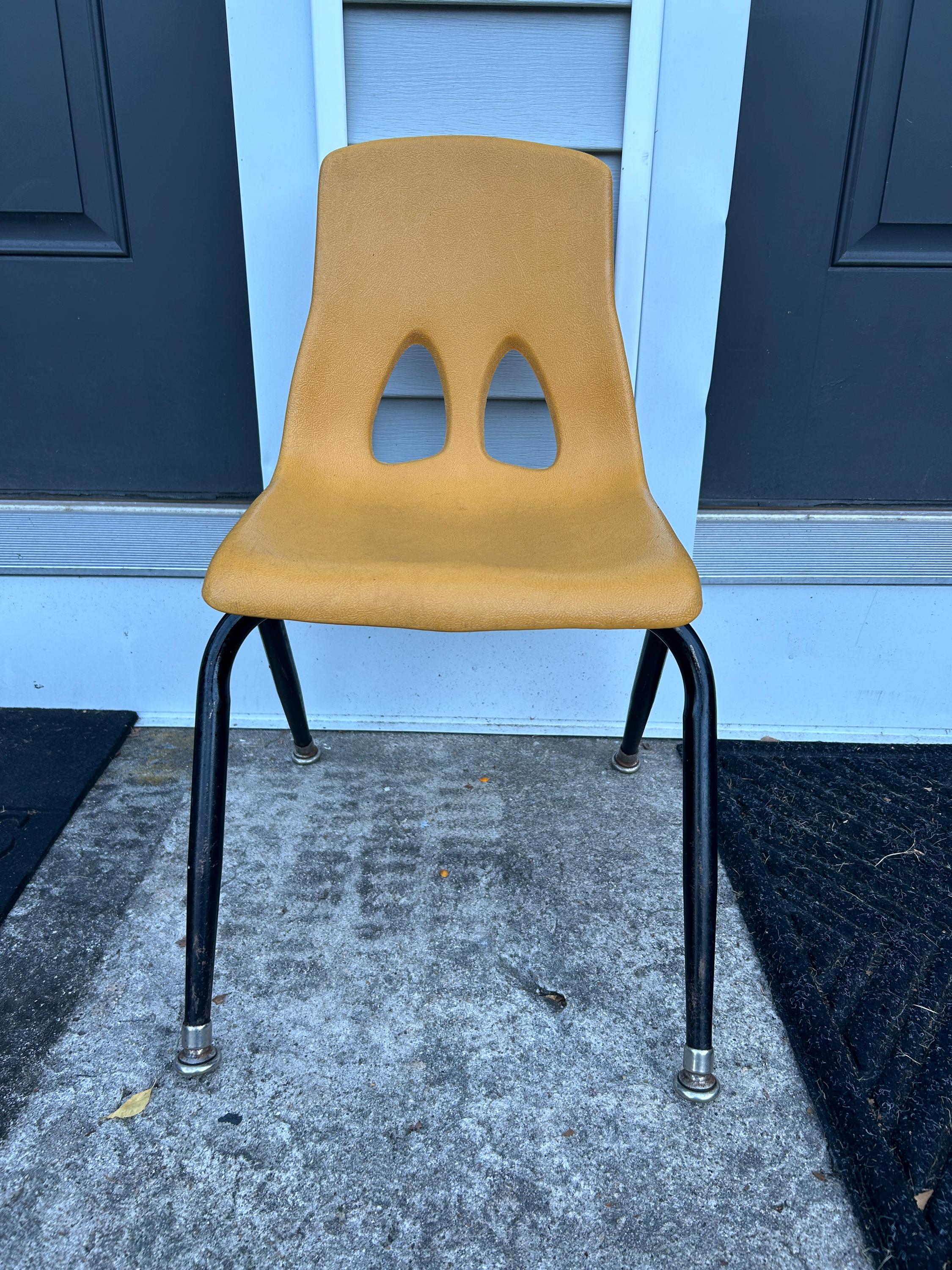 Vintage Molded Plastic Chairs Vintage MCM Carter Craft Profile