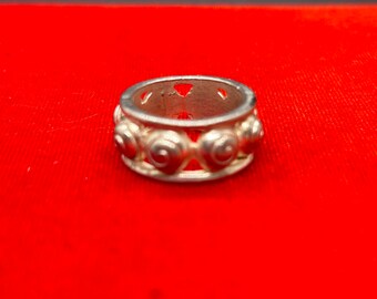 Circle Pattern Pewter Ring Size 7