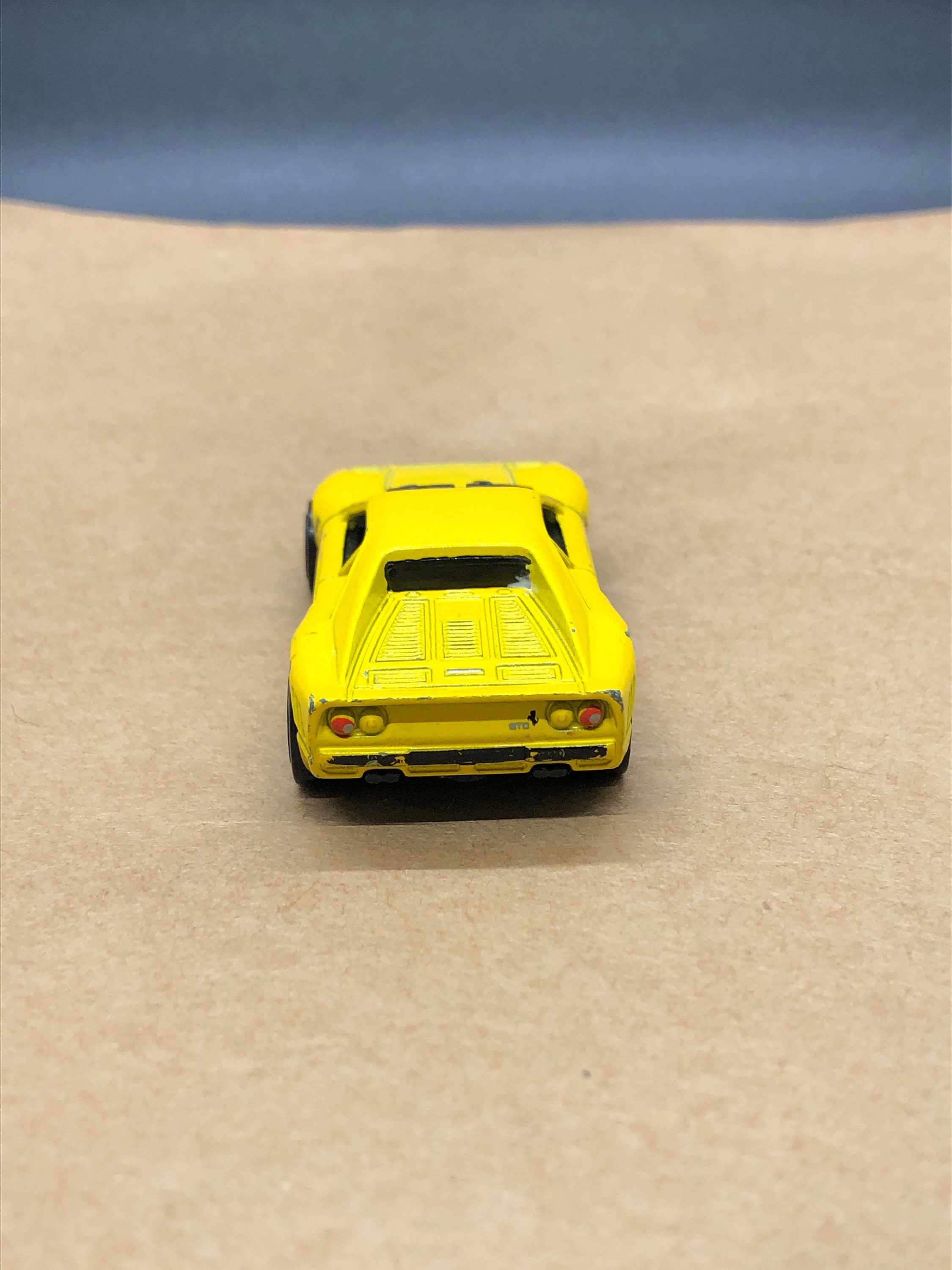1985 FERRARI 288 GTO YELLOW BY HOT WHEELS ELITE 1:18 BRAND