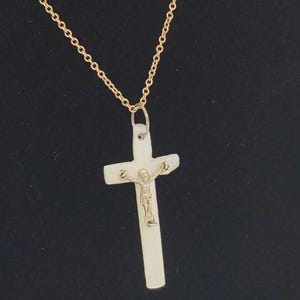 Vintage Rolled Gold & Mother of Pearl Trombone Clasp Jesus On The Cross Crucifix Pendant Necklace
