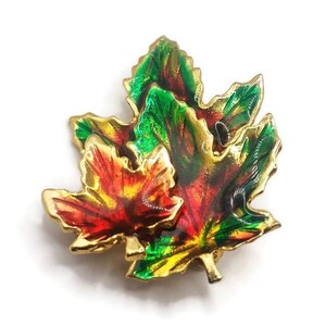 Vintage PLUME Signed Souvenir Enamelled Canadian Maple Leaf Brooch Pin