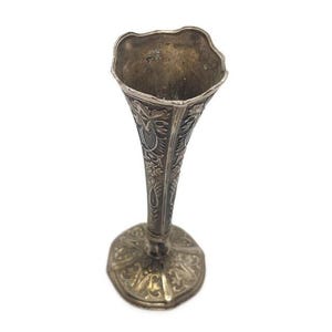 Vaso per boccioli placcato argento con texture floreale vintage (15,5 cm)