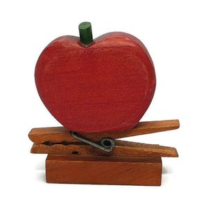 Vintage feito à mão Ornamental de madeira 'Apple' em cima de um prendedor de roupa Clip Note Letter Mail Paper Holder