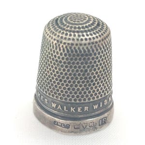 Antique Sterling Silver Thimble: Henry Griffith & Sons, Chester Hallmarked, Size 18