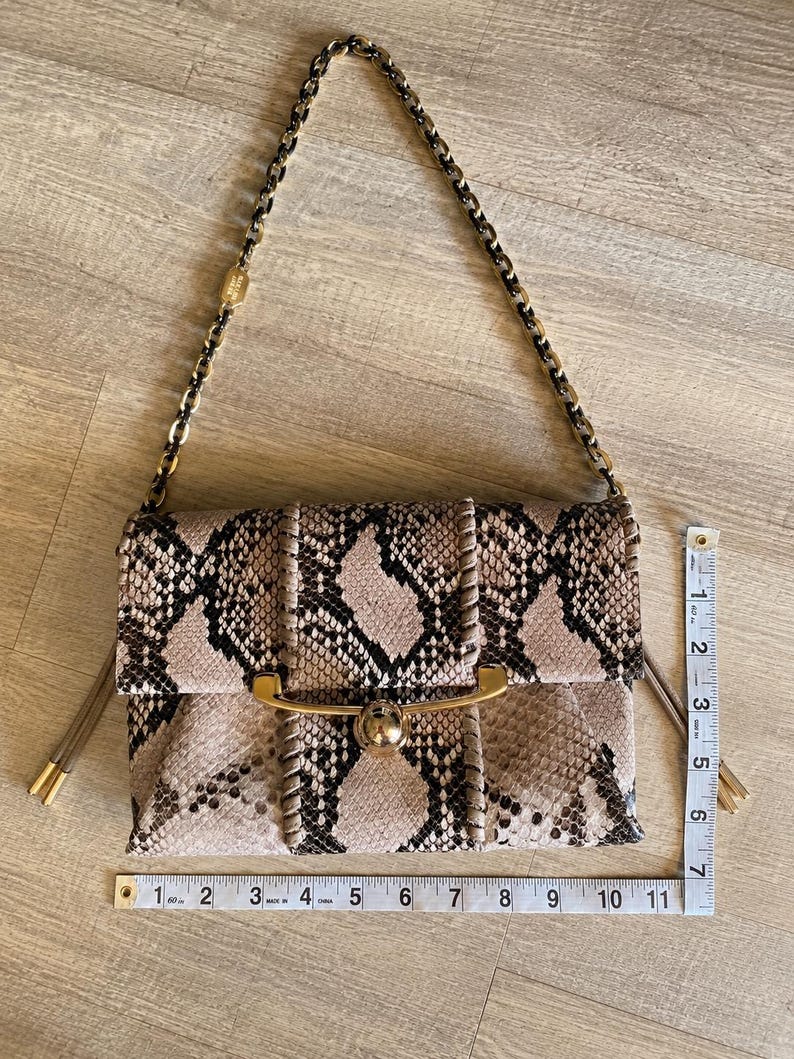 Stuart Weitzman Axelväska/Clutch med orm-/pytonmönstrat tryck bild 1