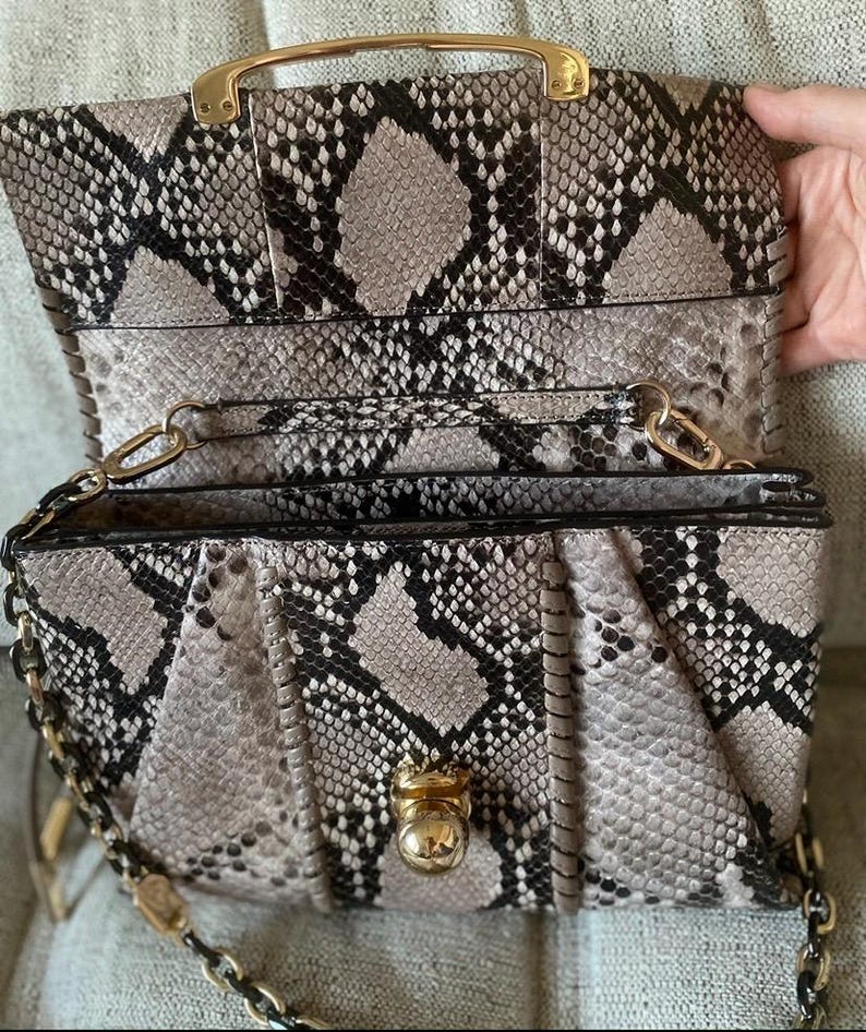 Stuart Weitzman Axelväska/Clutch med orm-/pytonmönstrat tryck bild 7