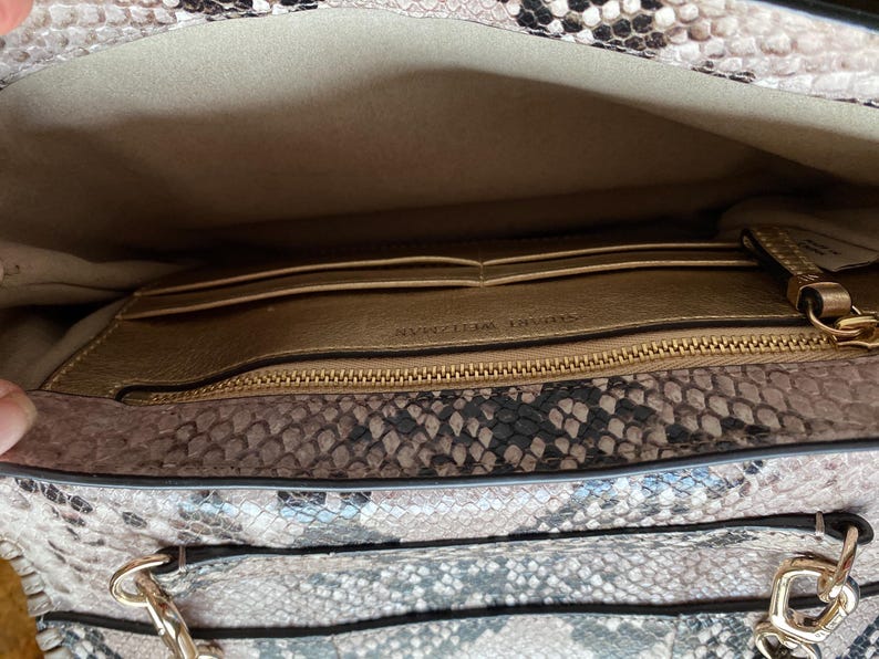 Stuart Weitzman Axelväska/Clutch med orm-/pytonmönstrat tryck bild 10