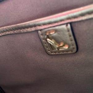 Stuart Weitzman Axelväska/Clutch med orm-/pytonmönstrat tryck bild 13