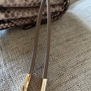 Stuart Weitzman Axelväska/Clutch med orm-/pytonmönstrat tryck bild 17
