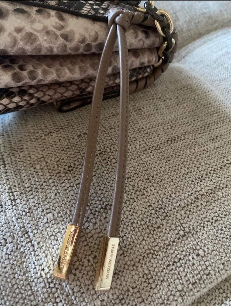 Stuart Weitzman Axelväska/Clutch med orm-/pytonmönstrat tryck bild 17