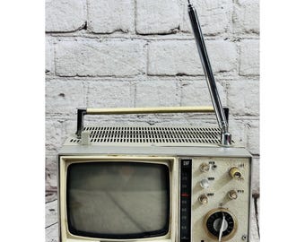 Sony 5-305UW 5" Portable Transistor Television TV Japan Parts Repair Vintage