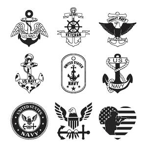 Pode incluir: Uma coleção de nove emblemas em preto e branco com o tema da Marinha dos EUA. Os designs incluem âncoras, águias e uma silhueta em forma de coração de um soldado com a bandeira americana. O texto inclui "US NAVY", "VETERAN" e "AMERICA'S NAVY".
