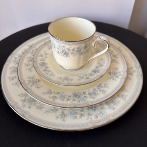 Noritake Bone China 9728 BUENAVISTA – 4-Piece Place Setting Made in Japan