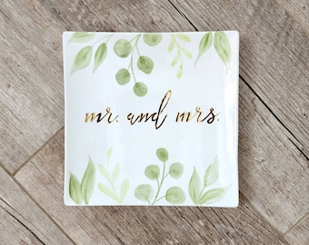 Wedding Cake Plate, gift for bride and groom, Keepsake, Anniversary gift, mr & mrs eucalyptus