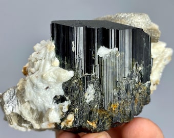 白 アルバイト 母岩 黒 トルマリン付き 白 アルバイト 母岩 黒 トルマリン付き 【公式通販】