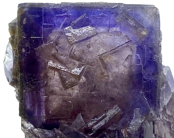 Esemplare unico di fluorite cubica vetrosa blu naturale a linea fantasma da 206 carati @PAKISTAN Collezionista di minerali/Fluorite a zona blu