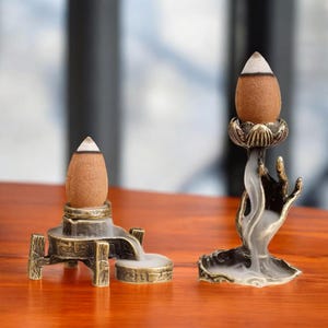 Buddha Hand Backflow Incense Burner: Antique Metal Meditation Decor