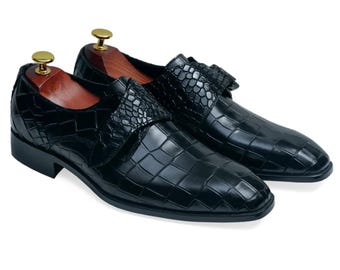 Zapatos de hebilla de piel con estampado de cocodrilo negro hechos a mano / Zapatos de vestir formales de lujo para hombre