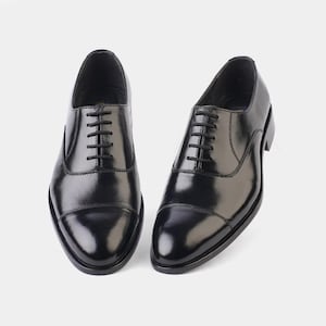 Handmade Black Calf Leather Oxford Shoes: Goodyear Welted Toe Cap