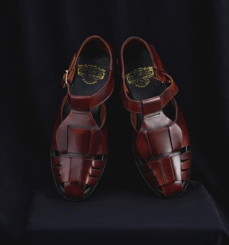 Handgefertigte Braune Leder Peschawori Chappal: Klassische Herren Sandalen Bild 1