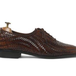 Handmade Brown Leather Brogue Oxford Shoes: Hand-Stitched Sole