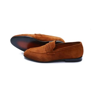 Mocassins masculinos de couro camurça marrom, feitos à mão, calçados casuais e sociais, calçados macios e confortáveis