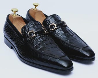 Mocassini da uomo in pelle nera con stampa coccodrillo e morsetto, scarpe eleganti formali