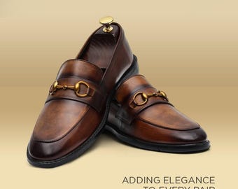Mocasines de cuero marrón dorado hechos a mano con detalle de herradura / Zapatos de vestir clásicos de cuero para hombre.