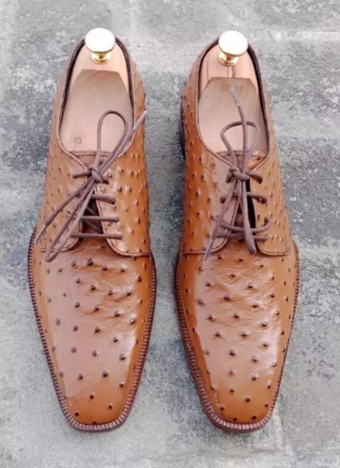 Oxford in pelle di struzzo marrone fatte a mano: scarpe eleganti