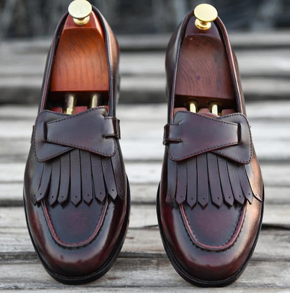Handmade Leather Tassel Loafers: Men's Classic Slip-On Dress Shoes
