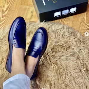 Bespoke Shoes Making Handmade Men&#39;s Blue Leather Moccasin Slip On Shoes Wedding Office Dress Shoes
