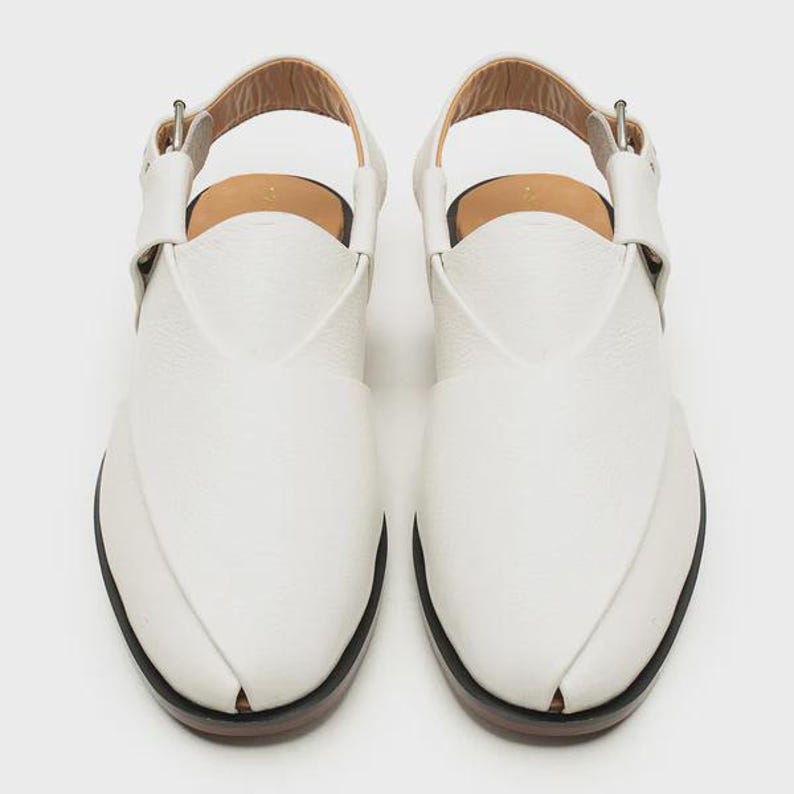 Sandalias Peshawari Chappal de cuero blanco hechas a mano: calzado a medida para hombre imagen 3