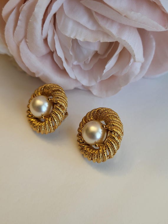 Vintage Earrings Signed Crown Trifari Twisted Rope Coil Silky Faux Pearl Studs Textured Goldtone Clip-On Collectible Jewelry Gift 1" View 4