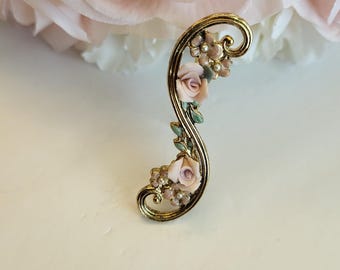 Vintage Bar Brooch Pin Lapel 1928 Victorian Revival Mini Pink Porcelain Rose Swirl Scrollwork Shoulder Goldtone Costume Jewelry Gift 2"